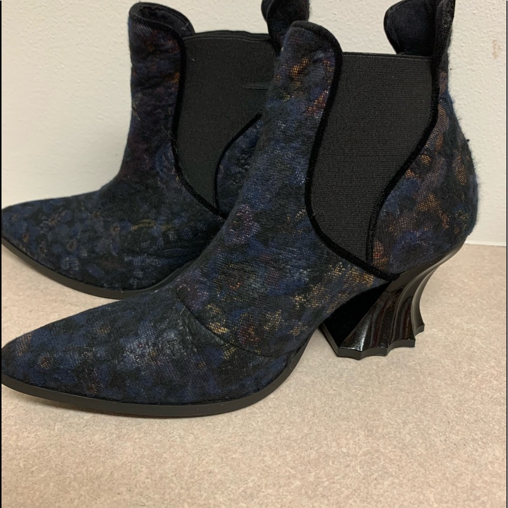 John Fluevog shoes size 8